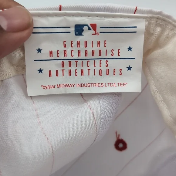 MLB| NWT Vintage MLB Red Cincinnati Reds Sports Cap Snap Back Grey Brim - Picture 12 of 14